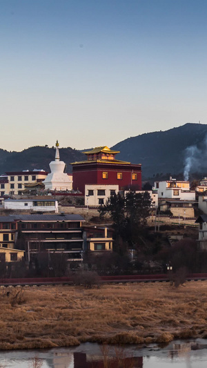 云南香格里拉松赞林寺日出日照金顶延时视频云南旅游21秒视频