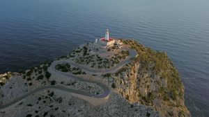 西班牙罗卡角悬崖上的灯塔航拍22秒视频