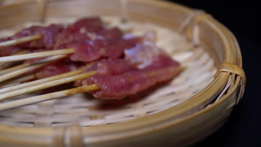 里脊肉牛肉串小串肉串钵钵鸡炸串烤串美食视频