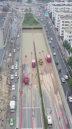 2021河南郑州隧道涵洞排水消防车35秒视频