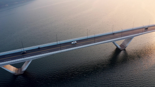 航拍日出时分的千岛湖大桥视频