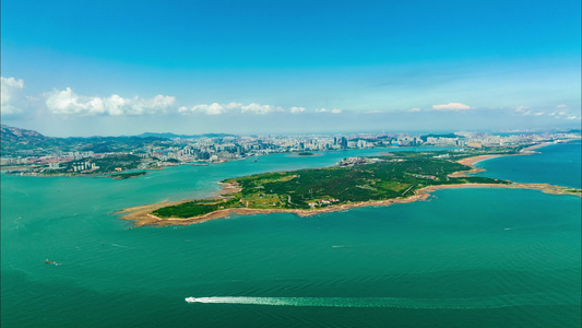 青岛沿海城市建筑航拍视频