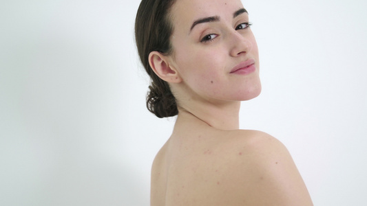 女人扭头模特美容护肤广告视频视频