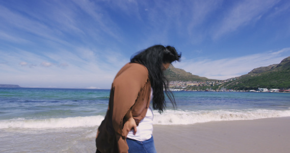 海滩上的女人视频