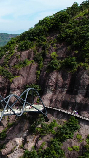 航拍5A浙江神仙居卧龙桥与山峦自然风光视频旅游景点64秒视频
