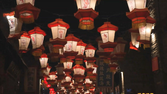 实拍新年夜景逛花灯灯笼视频素材视频