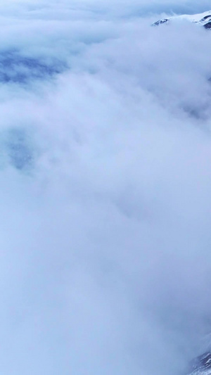 航拍无人机穿越云层拍摄无人机操作80秒视频