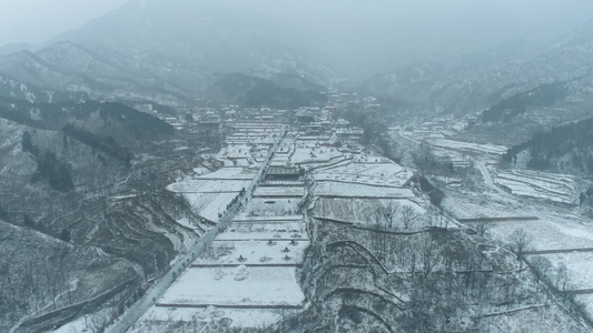 太行山村庄雪景4K航拍视频