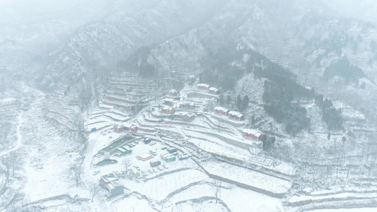 太行山村庄雪景4K航拍视频