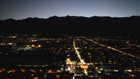 航拍云南旅游苍山脚下大理古城夜景街景4k素材视频