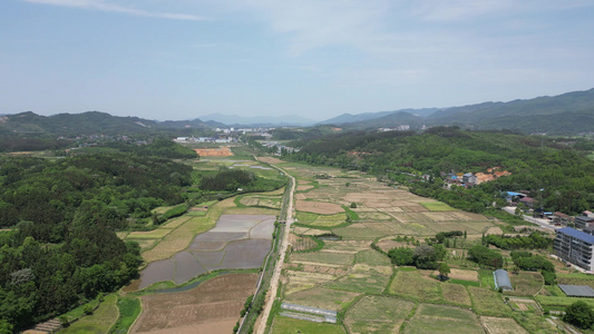 农业种植农田山川丘陵风景航拍视频