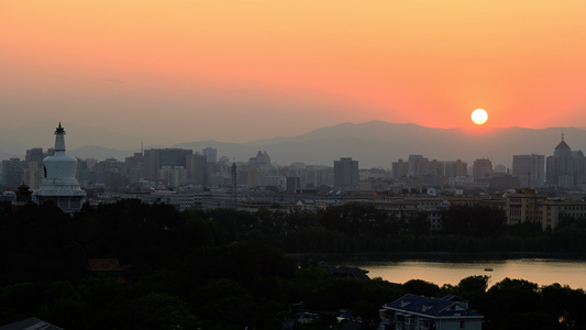 北京北海公园白塔日落视频