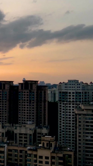 日落时贵阳紧密的城市住宅楼盘延时素材12秒视频