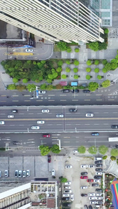 航拍城市错综复杂的立交桥和十字路口交通斑马线视频