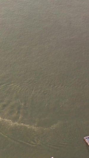 航拍武汉长江上的过江轮渡34秒视频