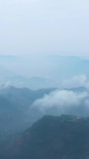 航拍仙境云雾缭绕大山深处喀斯特地貌地形大好河山68秒视频