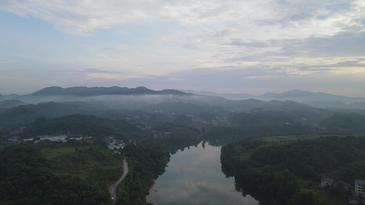 清晨河流山川云雾缭绕自然风景航拍视频视频