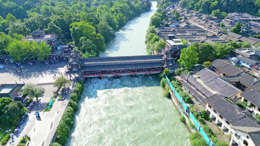 四川省成都市都江堰市都江堰景区宝瓶口鱼嘴分水堤飞沙堰古建筑天府之国历史文化航拍视频