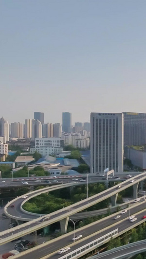 武汉竹叶山立交桥繁忙交通延时摄影20秒视频