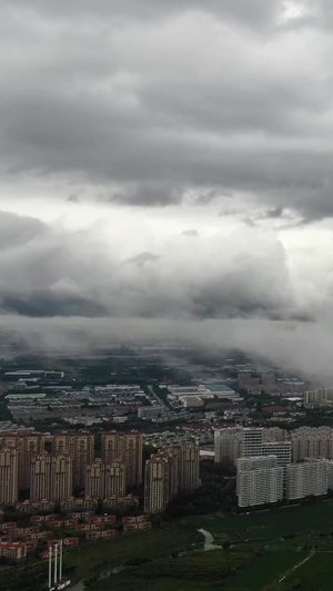 航拍台风暴雨云雾变化103秒视频