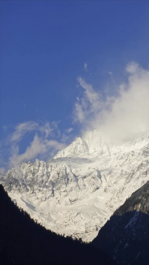 云南玉龙雪山延时8秒视频