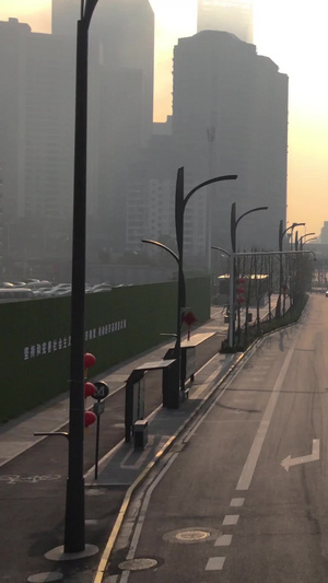 武汉新型冠状肺炎封城交通管制的长江隧道入口16秒视频