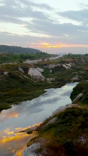 茂名矿山公园天然湖日出美景航拍43秒视频