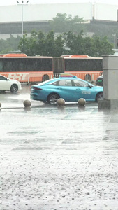 高清拍摄城市夏季街头暴雨广州市天河区[选景]视频