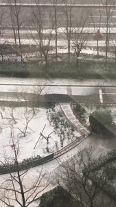 下雪扫雪【该编辑新闻类视频无肖像权，不建议商用】视频