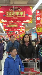 实拍春节超市购物囤货人群【该编辑类视频无肖像权，不建议商用】视频