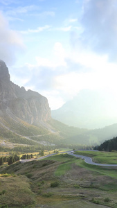 欧洲阿尔卑斯山区山谷日落延时视频视频