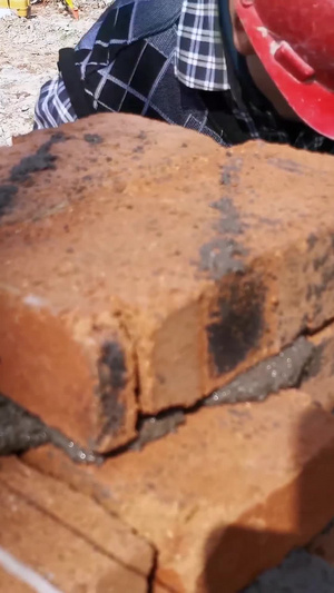 水泥工人砌墙29秒视频