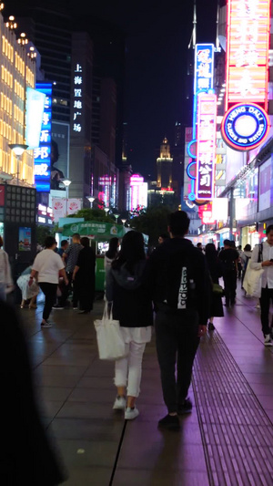 南京东路步行街夜景延时3秒视频