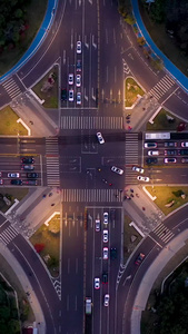 航拍傍晚的城市大型十字路口视频