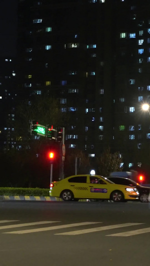 城市夜晚交通车流空镜108秒视频