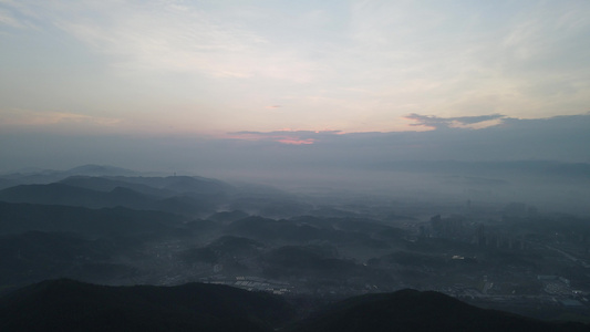 清晨大山日出云雾缭绕航拍视频视频