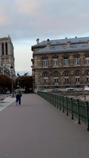 法国巴黎清晨城市街道街景实拍视频41秒视频