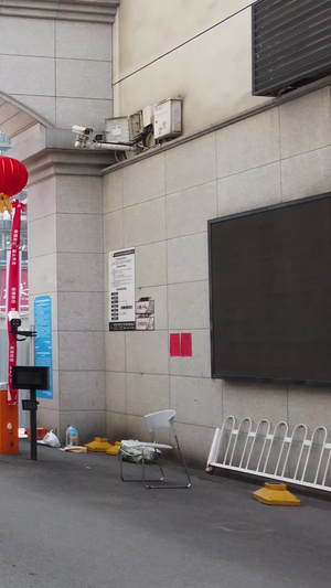 武汉疫情封城小区封闭入口的志愿者14秒视频
