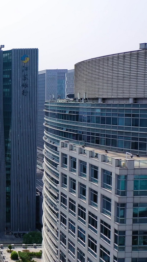 航拍城市金融中心穿梭114秒视频