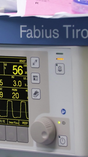实拍医院手术室心电监护仪工作场景30秒视频