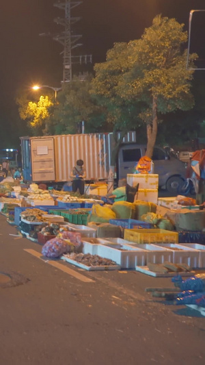 城市地摊小贩卖菜57秒视频