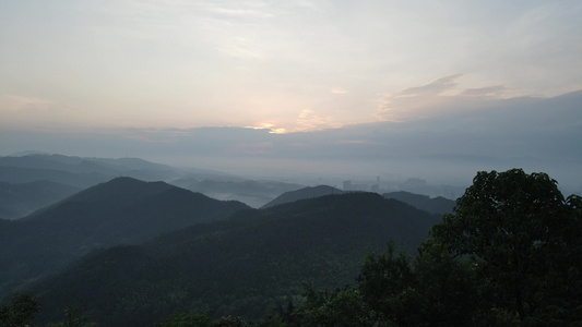 清晨大山日出云雾缭绕航拍视频视频