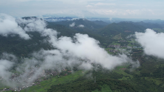 航拍山地云海视频