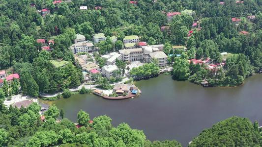 江西避暑胜地庐山牯岭镇如琴湖庐山索道等景点航拍[避署]视频