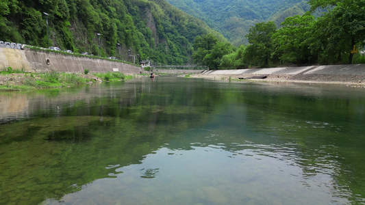 河流溪水竹筏航拍视频