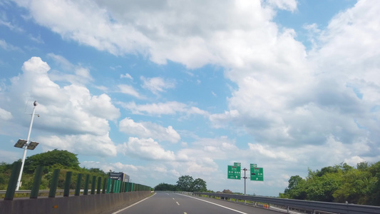 高速公路上汽车驾驶第一视角视频