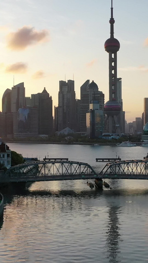 航拍上海外白渡桥日出上海航拍89秒视频