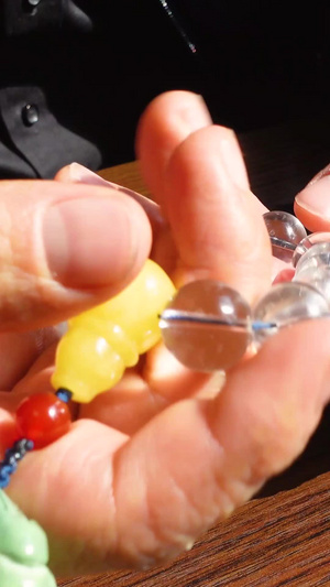 手串爱好者欣赏把玩珍珠手串素材艺术素材77秒视频