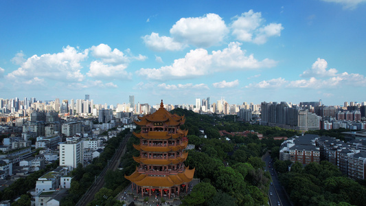 航拍蓝天白云天空湖北5A级旅游地标景区黄鹤楼古建筑4k素材[选题]视频