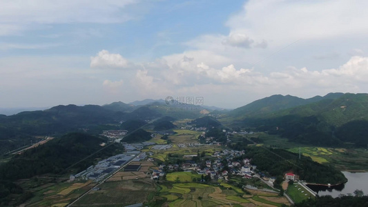 山川森林绿色植物风景航拍视频